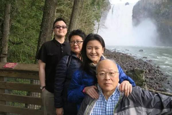 (郭冠英:儿子唱得不好,女儿唱的比较好)