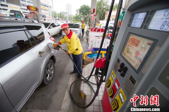 中国国内成品油价格迎年内第四次下调