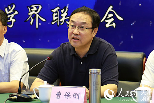 河北省社会科学界联合会常务副主席曹保刚出席会议并讲话 孙晓川摄