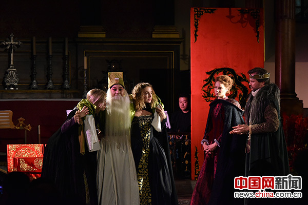 9月22日，中英艺术家共同执导的昆曲《邯郸梦》于伦敦首演。