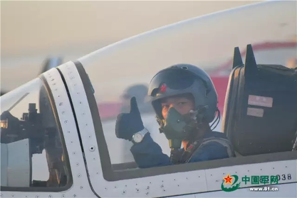 怎么才可以当飞行员 5c22b1e7-f6ba-4be1-ab9a-b27fbedd37e4_size104_w600_h399.jpg