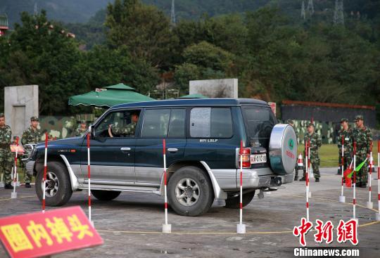 武警福建总队举办后勤哨兵比武(图)