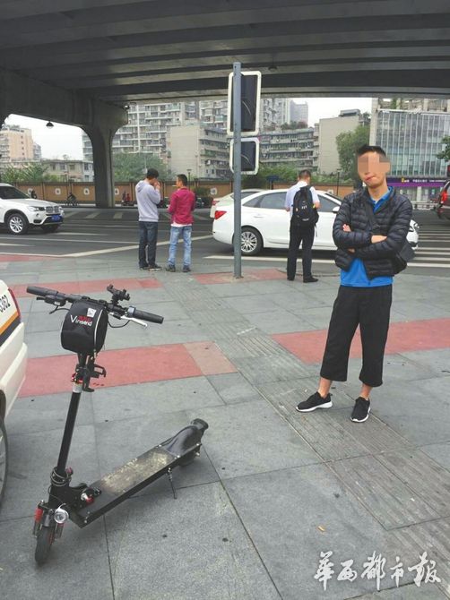 滑板车上路，也属于违法。