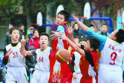 百队杯篮球赛今天开赛
