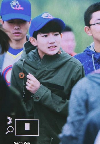 场取暖有一套:王源原地打滚,吴磊的高领毛衣挡