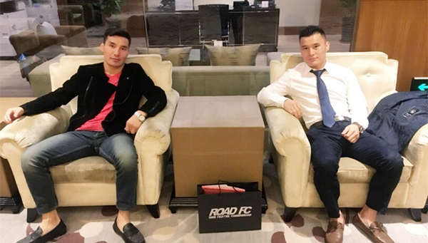 OADFC石家庄站阿拉腾体育齐漂流_凤凰兄弟社旗上阵图片