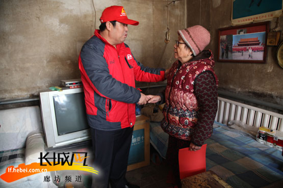 侯振国爱心团队新设基金 助60名贫困学子完成