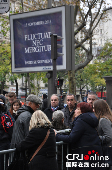 巴黎恐袭周年祭法国经历国殇后继续勇敢前行 手机凤凰网