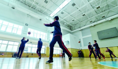 未来几天体育课均将挪至室内
