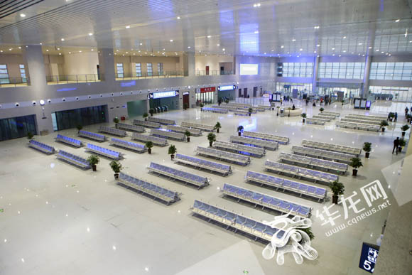 万州北站内干净整洁的候车大厅。 首席记者 李文科 摄