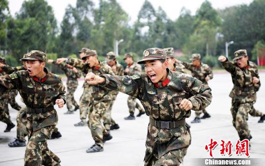 直击武警水电部队新兵训练