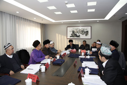 学员进行分组讨论