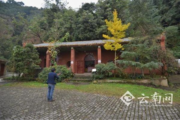 平时来法华寺的香客不多,到访这天刚好有两位祈求平安的香客到来,法雨说,附近村民来祈愿的人也不多