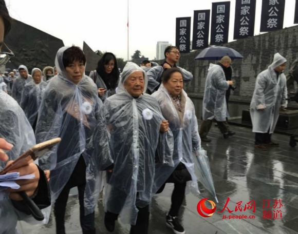 图为南京大屠杀幸存者夏淑琴。