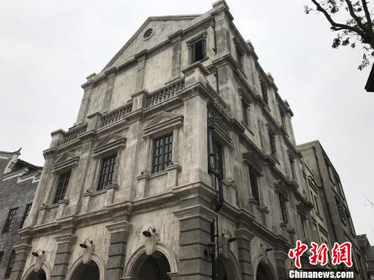 图为重庆两江国际影视城内复建的抗战时期老建筑。　钟旖　摄