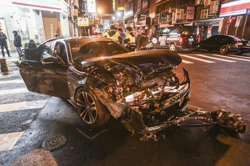 台北市深夜发生一起酒驾车祸意外。台湾《联合报》记者杨万云／摄影