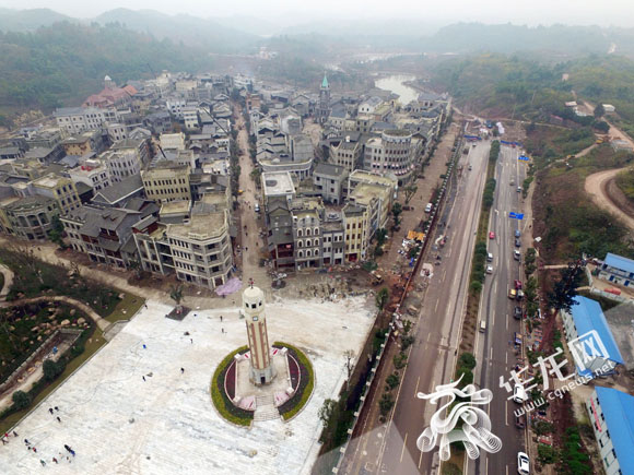 俯瞰两江国际影视城。 首席记者 李文科 摄