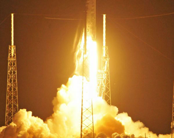 SpaceX公布去年视频v视频原因:发动机罐子出问龟头割火箭图片