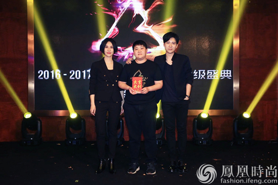 黑金经纪发展耀眼百万大礼开启盛大年会