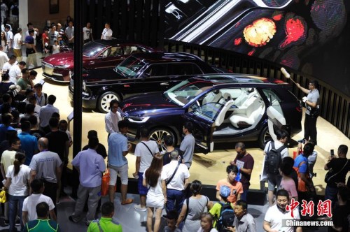 资料图：2016年7月15日，第十三届中国长春国际汽车博览会现场。中新社记者 张瑶 摄