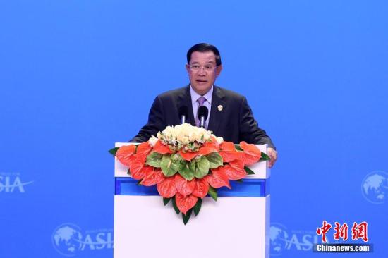 柬埔寨首相洪森向在柬华人拜年