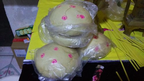 即墨农家过年民俗：大年夜供桌，供奉历代祖先回家过年  齐鲁晚报 记者 周青先 摄