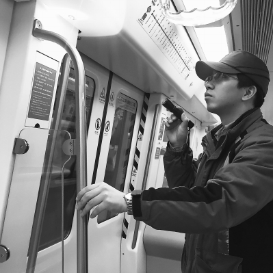 深夜,和地铁维修工一起