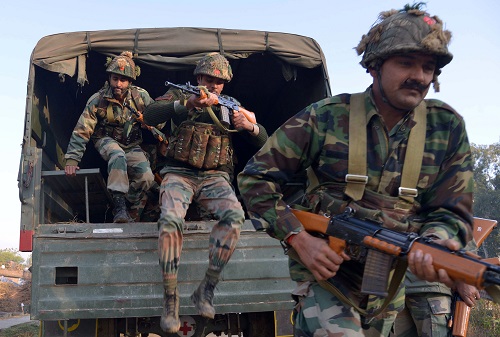 资料图片：印度安全部队。 新华社/法新