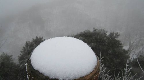 春雪到,济南南山冰挂和雾凇形成童话世界