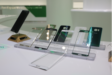 三星Galaxy系列曲面手机及3D玻璃盖板(拍摄地点：伯恩展厅)