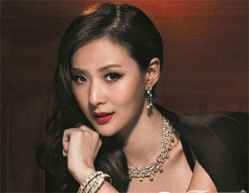 含着“金汤匙”出生，婚后压倒性赢了的6大女星