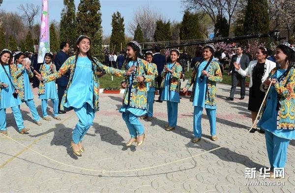 乌兹别克斯坦庆祝纳乌鲁斯节（图）