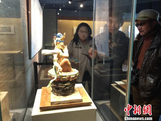 “墨镜禅心”文化艺术展杭州开幕 传递禅宗之美