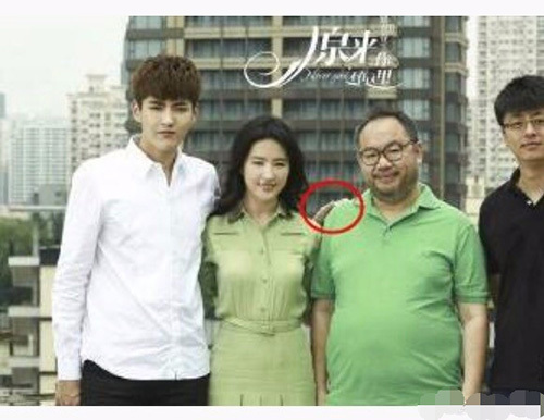 细节决定风度!这些明星是行走的礼仪教科书