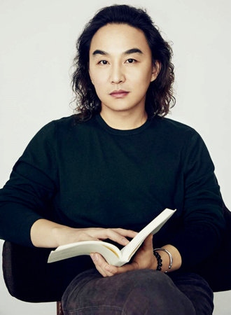 赵照深情献唱《朗读者》 用歌声为过往注脚_娱乐频道_凤凰网