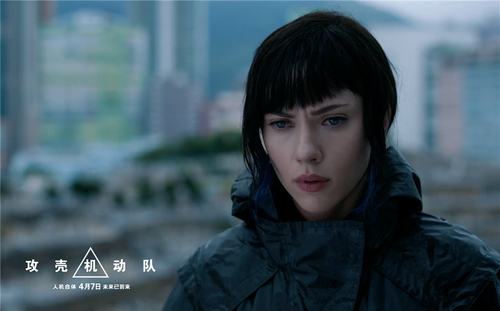 《攻壳机动队》不炫技独具韵味 超现实美感获赞