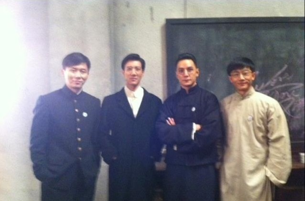 圖左二左三分別為王力宏和吳彥祖