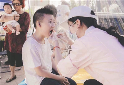 一口唾沫能测 天赋 ?家长很好奇