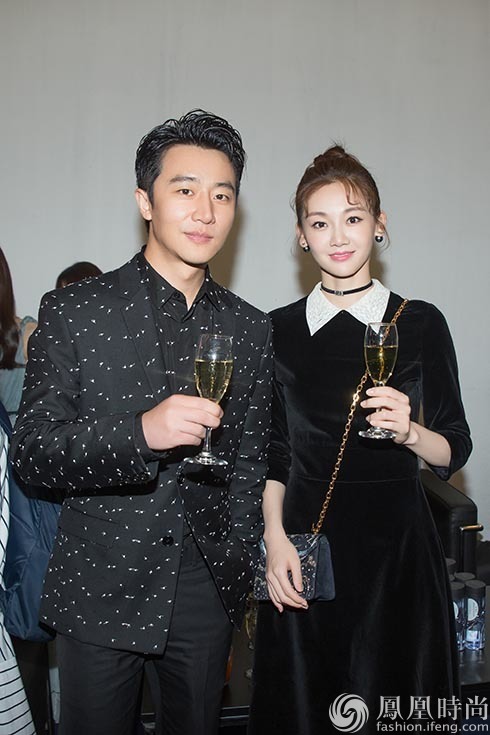 冯女郎苗苗时尚首秀 黑色长裙演绎优雅美人
