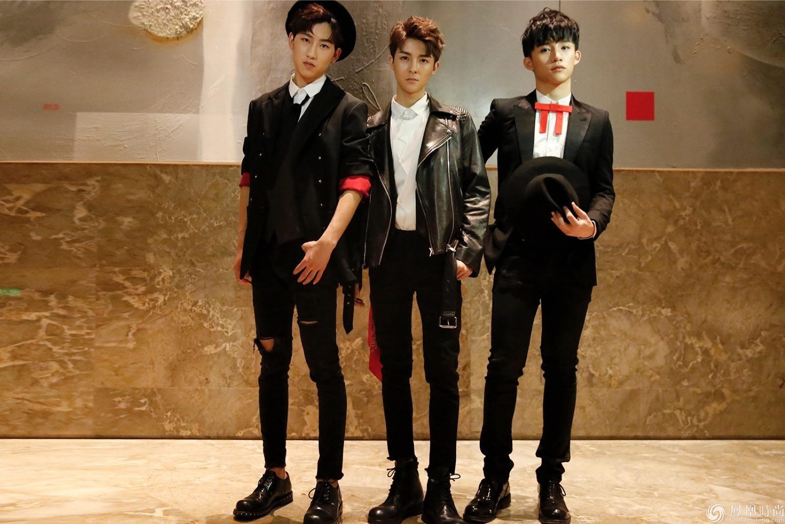 十二星宿风之少年《上海LOCKING》首秀燃爆舞台 惊艳登场时尚盛典_凤凰时尚