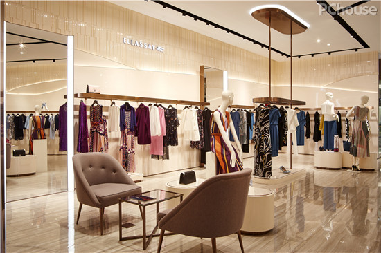 以玫瑰为概念 时尚浪漫服装店设计