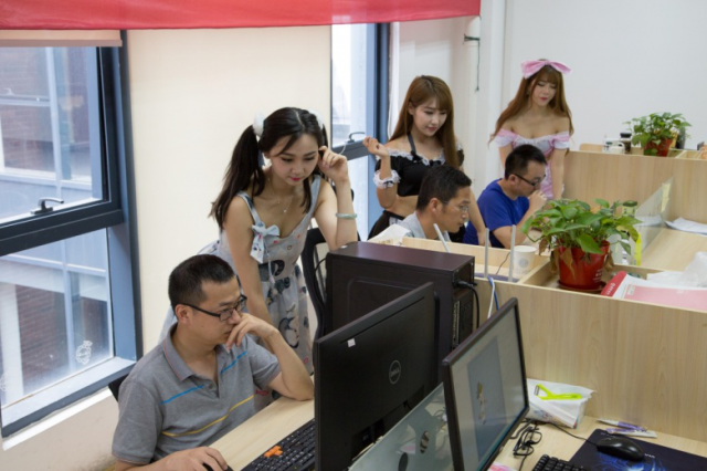 程序员鼓励师惊现某品牌网络游戏公司_凤凰游戏