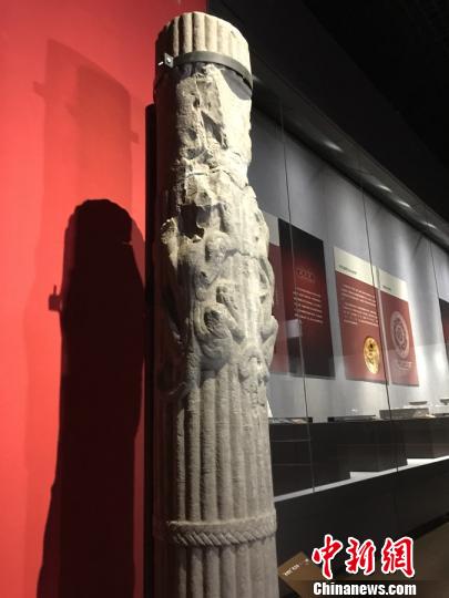 图为汉代琅琊国的石柱上古罗马建筑风格尤存。　曾洁摄