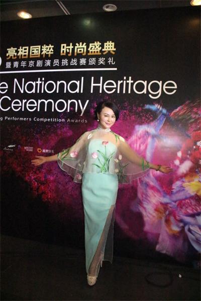 主持人陈可欣 受邀参加亮相国粹·时尚盛典