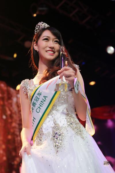 姐冠军刚小晗代表中国出征地球小姐国际比赛|