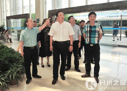 开州区委书记何毅强调要深化医药卫生体制改革
