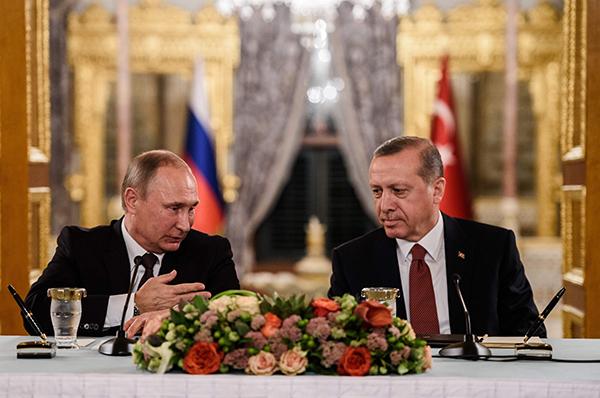 战机击落事件后普京首访土耳其 两国签署天然气协议
