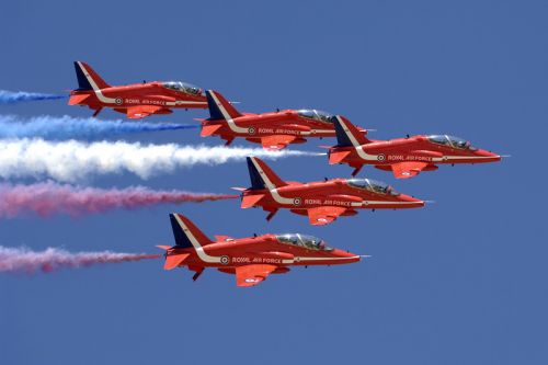 news-raf-red-arrows-to-fly-over-pride-in-london