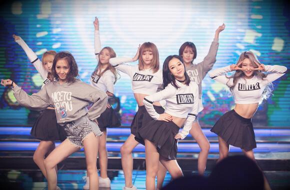 亚洲偶像榜上演女团大战 星座女团astro12引燃全场