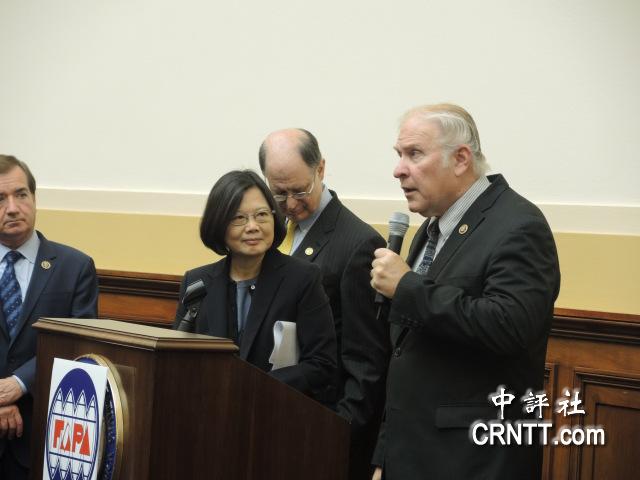 蔡英文过境旧金山 美议员竟再呼吁解禁美台高